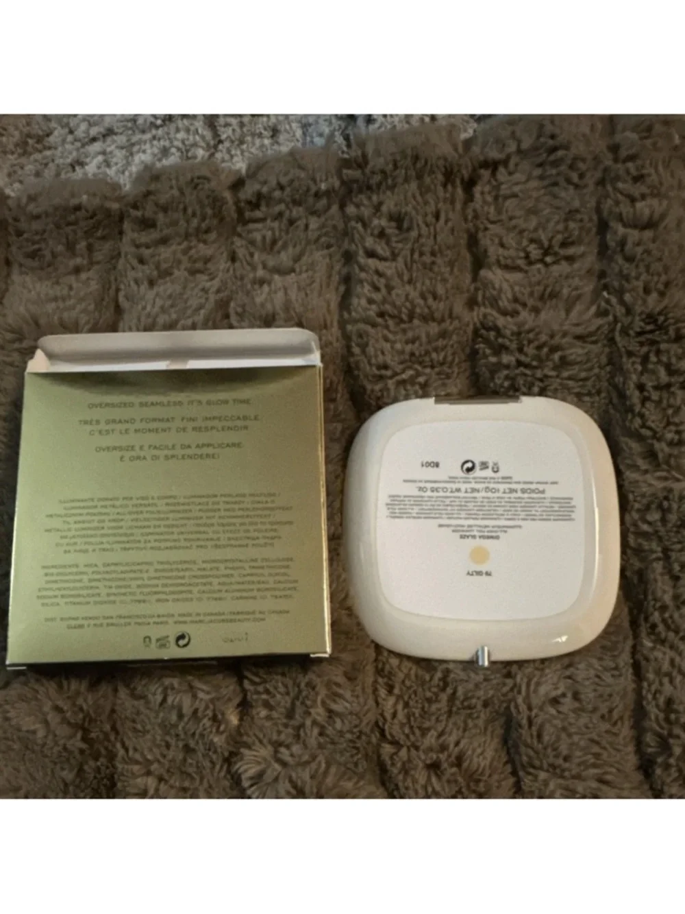 Marc Jacobs Gold Foil Compact Luminizer - Picture 3 of 5